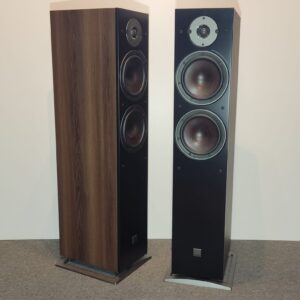 Dali Oberon 7 Walnut